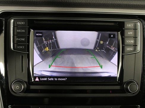 Used 2019 Volkswagen Passat 2.0T Wolfsburg w/ Wheels & Sunroof Package image 27