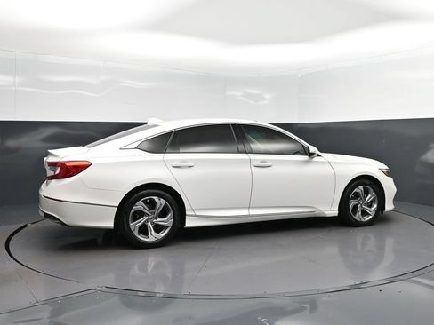 Used 2018 Honda Accord EX image 8