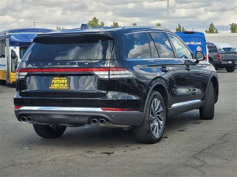 New 2026 Lincoln Aviator AWD image 4