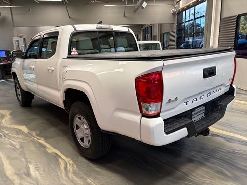 Used 2017 Toyota Tacoma SR w/ Tow Package AWD/4WD image 31