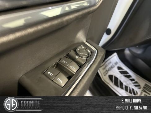 Used 2024 Chevrolet Silverado 1500 LT w/ Z71 Off-Road Package AWD/4WD image 19