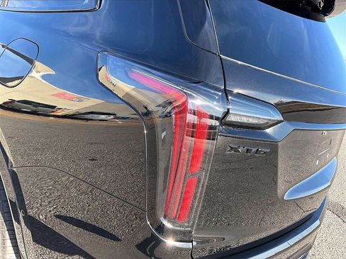 Used 2023 Cadillac XT6 Sport w/ LPO, ONYX Package image 21
