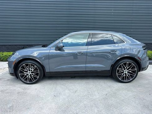 Used 2026 Porsche Macan Turbo Electric AWD/4WD image 2
