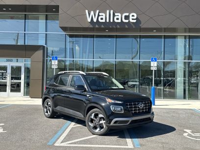 New 2025 Hyundai Venue SEL