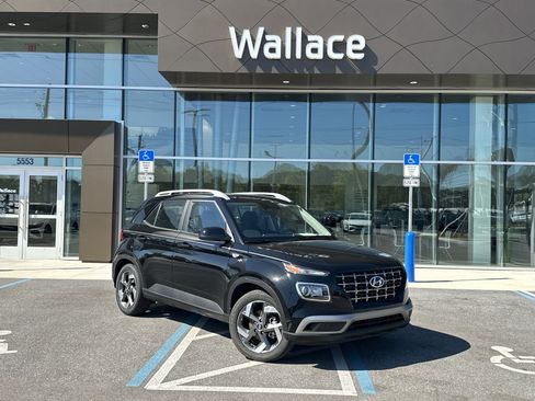 New 2025 Hyundai Venue SEL image 1