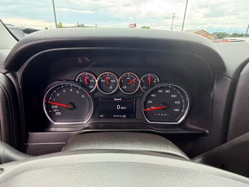 Used 2019 Chevrolet Silverado 1500 LT Trail Boss AWD/4WD image 16