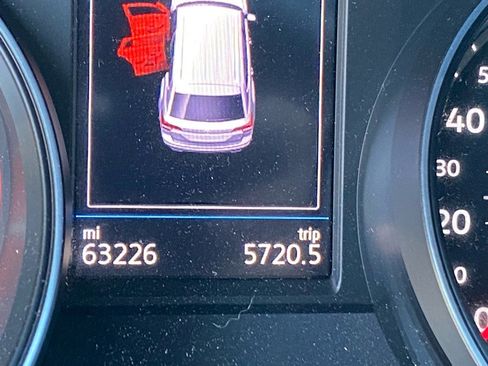 Used 2021 Volkswagen Atlas Cross Sport SE image 11