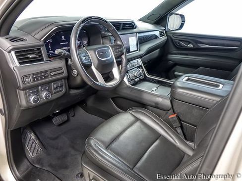 Used 2024 GMC Yukon Denali w/ Advanced Technology Package AWD/4WD image 10