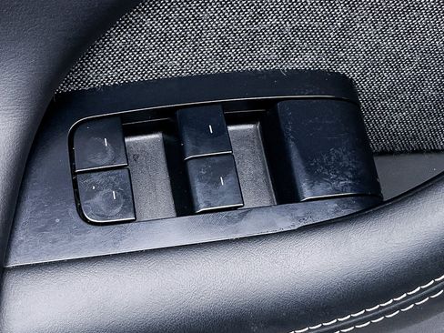 Used 2023 Tesla Model X image 17