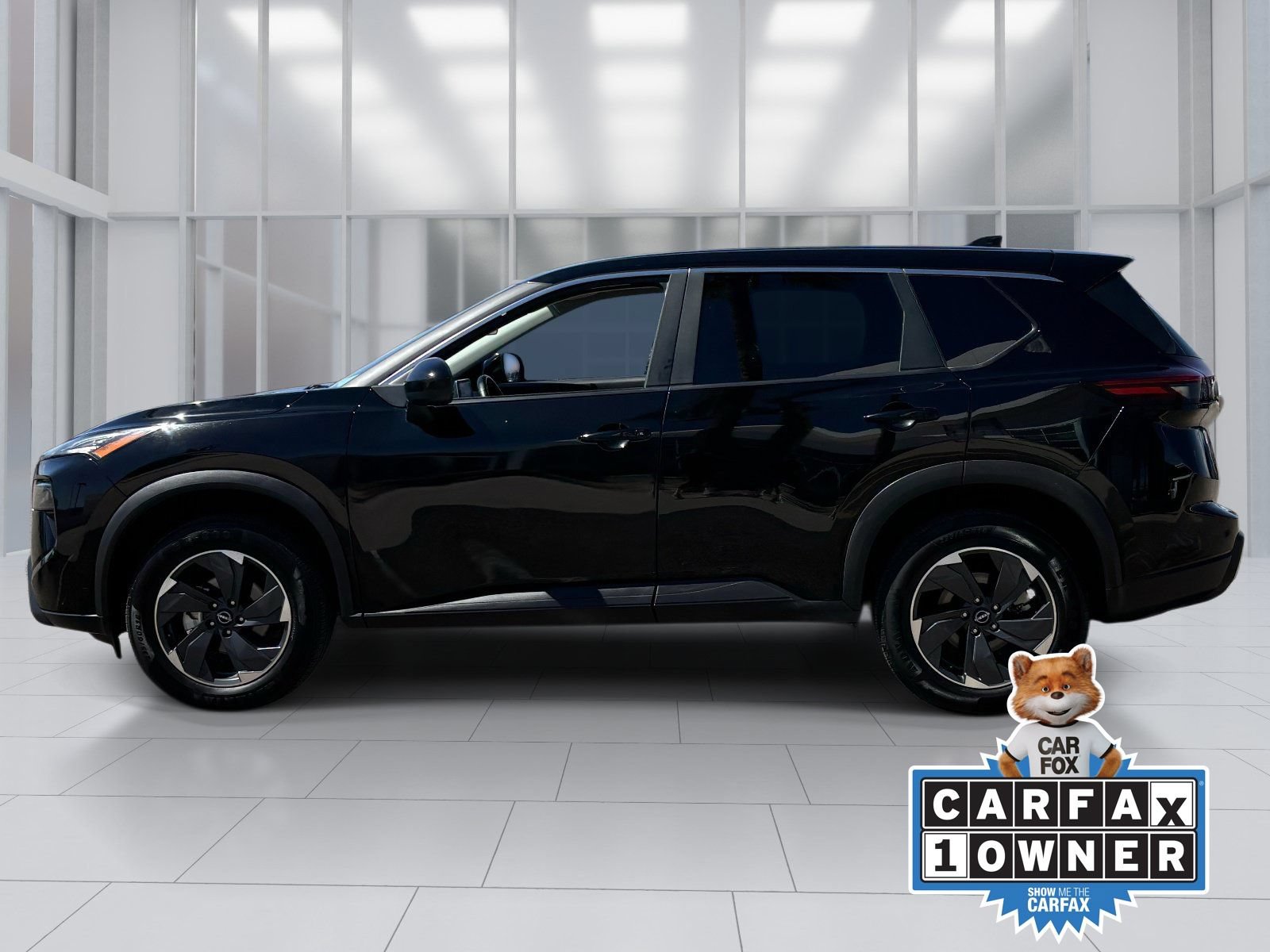 Certified 2025 Nissan Rogue SV FWD image 3