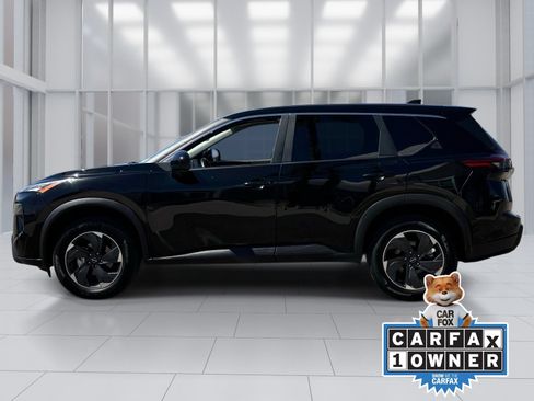Used 2025 Nissan Rogue SV FWD image 3