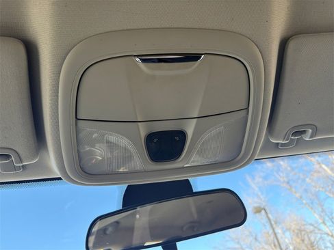 Used 2019 Jeep Cherokee Latitude w/ Popular Appearance Group image 22