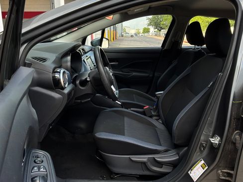 Used 2025 Nissan Versa SV FWD image 10