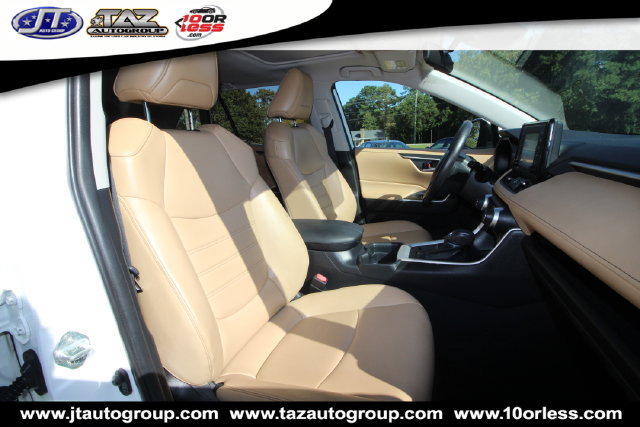 Used 2020 Toyota RAV4 XLE Premium FWD image 14
