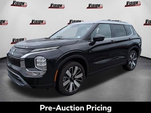 Used 2025 Mitsubishi Outlander AWD image 1