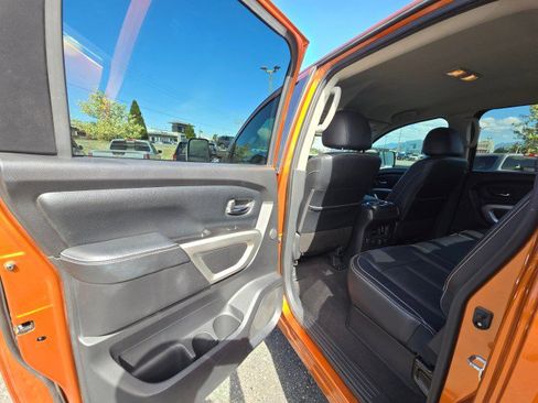 Used 2019 Nissan Titan PRO-4X w/ Pro-4x Convenience Package AWD/4WD image 19