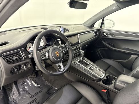 Certified 2020 Porsche Macan GTS AWD/4WD image 4