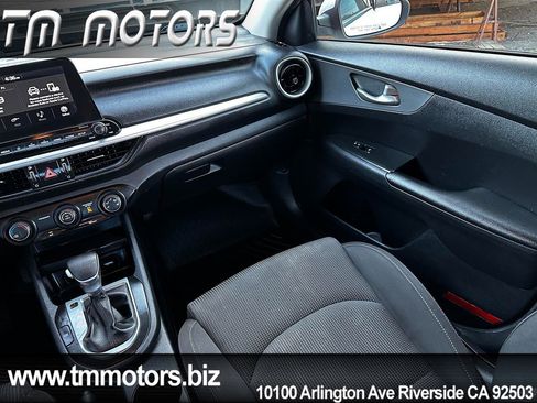 Used 2020 Kia Forte LXS FWD image 12