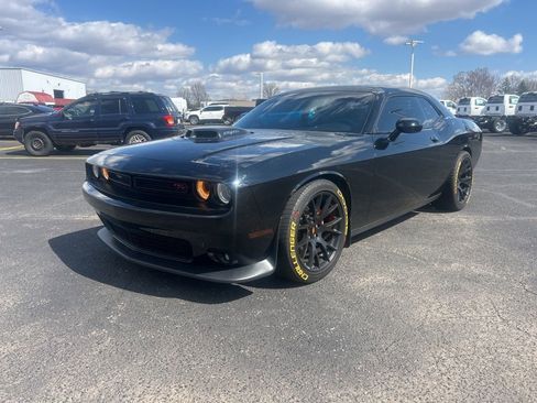 Used 2015 Dodge Challenger R/T Plus image 4