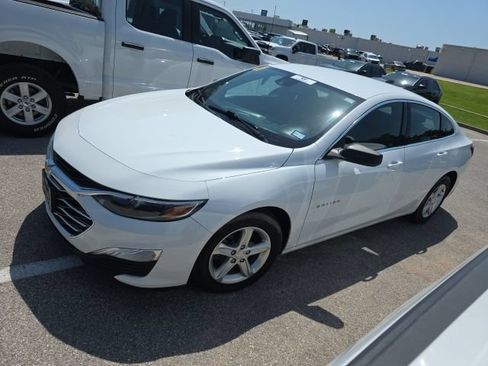 Used 2023 Chevrolet Malibu LS FWD image 2