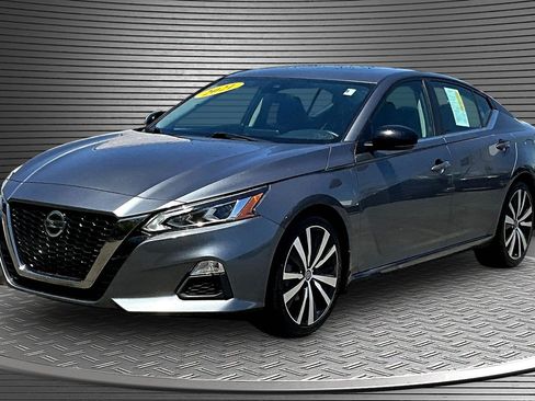 Used 2021 Nissan Altima 2.5 SR w/ SR Premium Package FWD image 3
