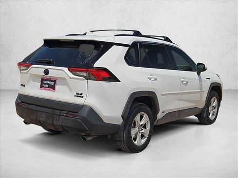 Used 2021 Toyota RAV4 XLE AWD/4WD image 5