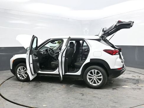 Used 2023 Chevrolet TrailBlazer LS image 44