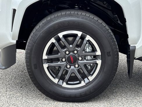 Used 2025 Toyota Tacoma TRD Sport image 24
