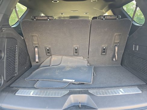 Used 2026 Chevrolet Tahoe Z71 AWD/4WD image 16