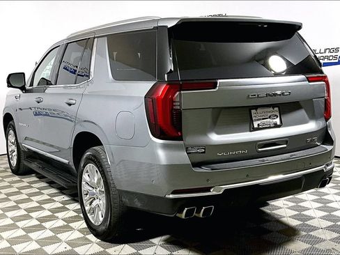 Used 2025 GMC Yukon Denali AWD/4WD image 8