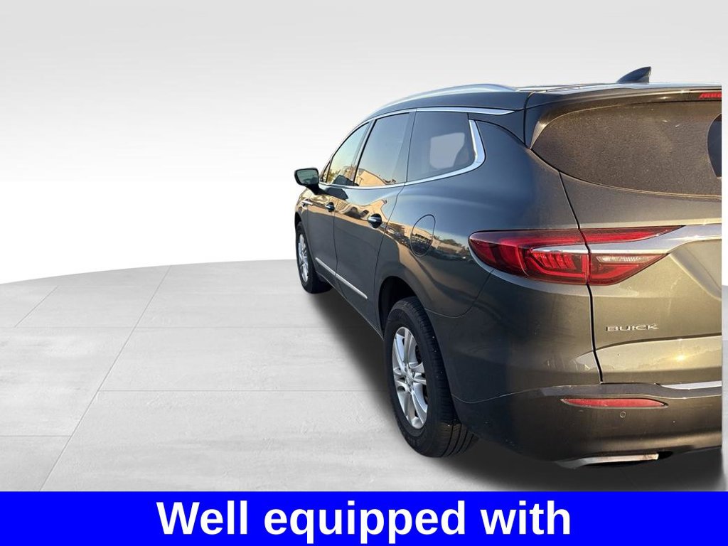 Used 2018 Buick Enclave Essence AWD/4WD image 3