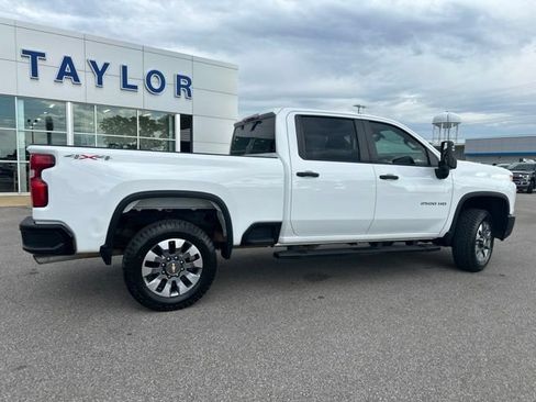 Used 2022 Chevrolet Silverado 2500 Custom w/ Custom Value Package AWD/4WD image 16