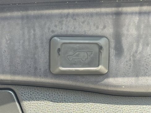 Certified 2019 Toyota RAV4 XLE w/ Convenience Package FWD image 22