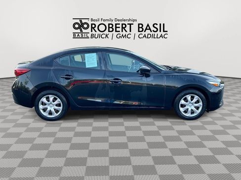 Used 2017 MAZDA MAZDA3 Sport FWD image 9