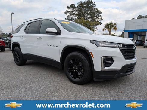 Certified 2023 Chevrolet Traverse LT image 1