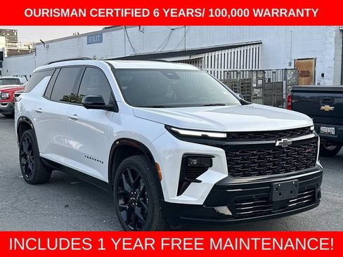 Used 2025 Chevrolet Traverse RS w/ LPO, Cargo Package AWD/4WD image 1