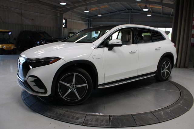 Used 2023 Mercedes-Benz EQS 580 4MATIC SUV image 4
