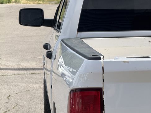 Used 2018 RAM 1500 Express AWD/4WD image 19