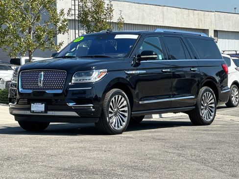 Certified 2019 Lincoln Navigator L Reserve image 9