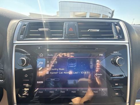 Used 2019 Subaru Outback 2.5i Limited AWD/4WD image 16