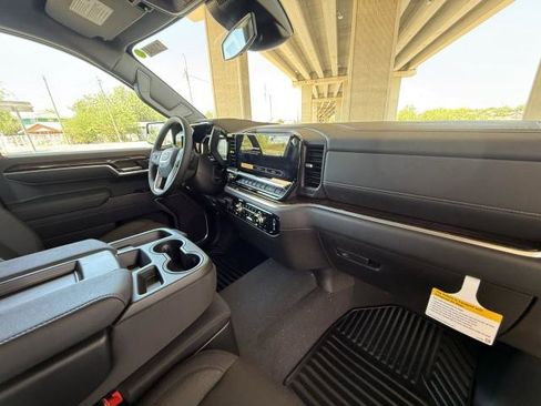 New 2026 GMC Sierra 1500 SLE image 25