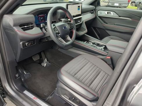 Used 2025 Ford Explorer ST-Line AWD/4WD image 15