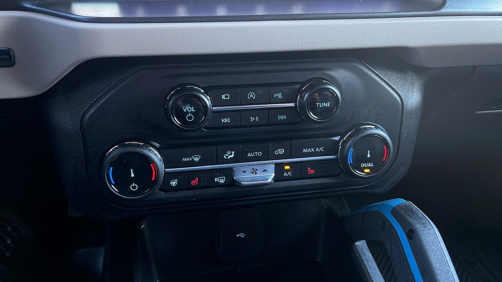 Used 2022 Ford Bronco Wildtrak AWD/4WD image 17