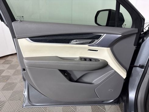 Used 2024 Cadillac XT6 Premium Luxury w/ Technology Package FWD image 15