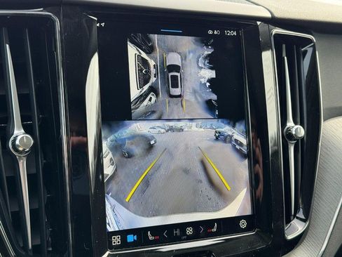 Certified 2025 Volvo XC60 B5 Plus image 21