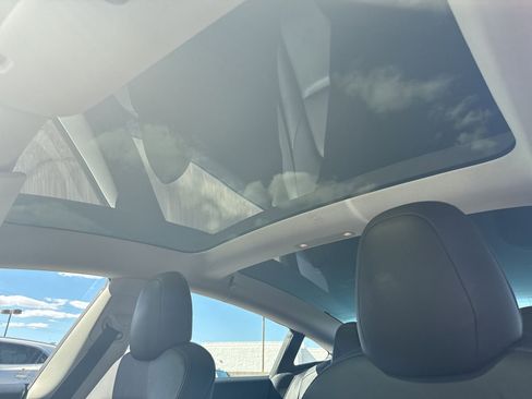 Used 2020 Tesla Model 3 Long Range image 24