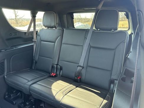 Used 2024 GMC Yukon XL SLT image 37
