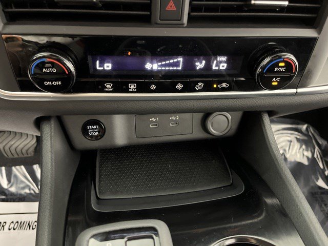 Used 2026 Nissan Rogue SV FWD image 23