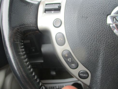 Used 2011 Nissan Rogue SV w/ SL Pkg AWD/4WD image 38