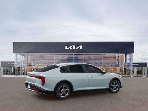 New 2026 Kia K4 FWD image 7